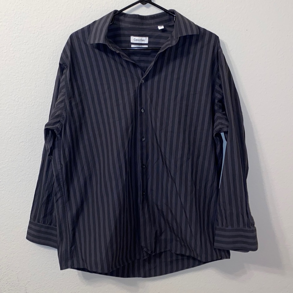 Calvin Klein Men’s Vertical Stripe Button-Down Long-Sleeve Shirt